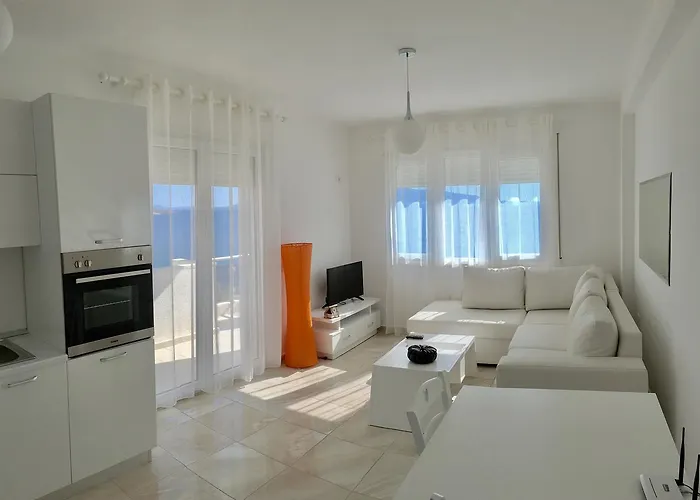 White Residence Apartament
